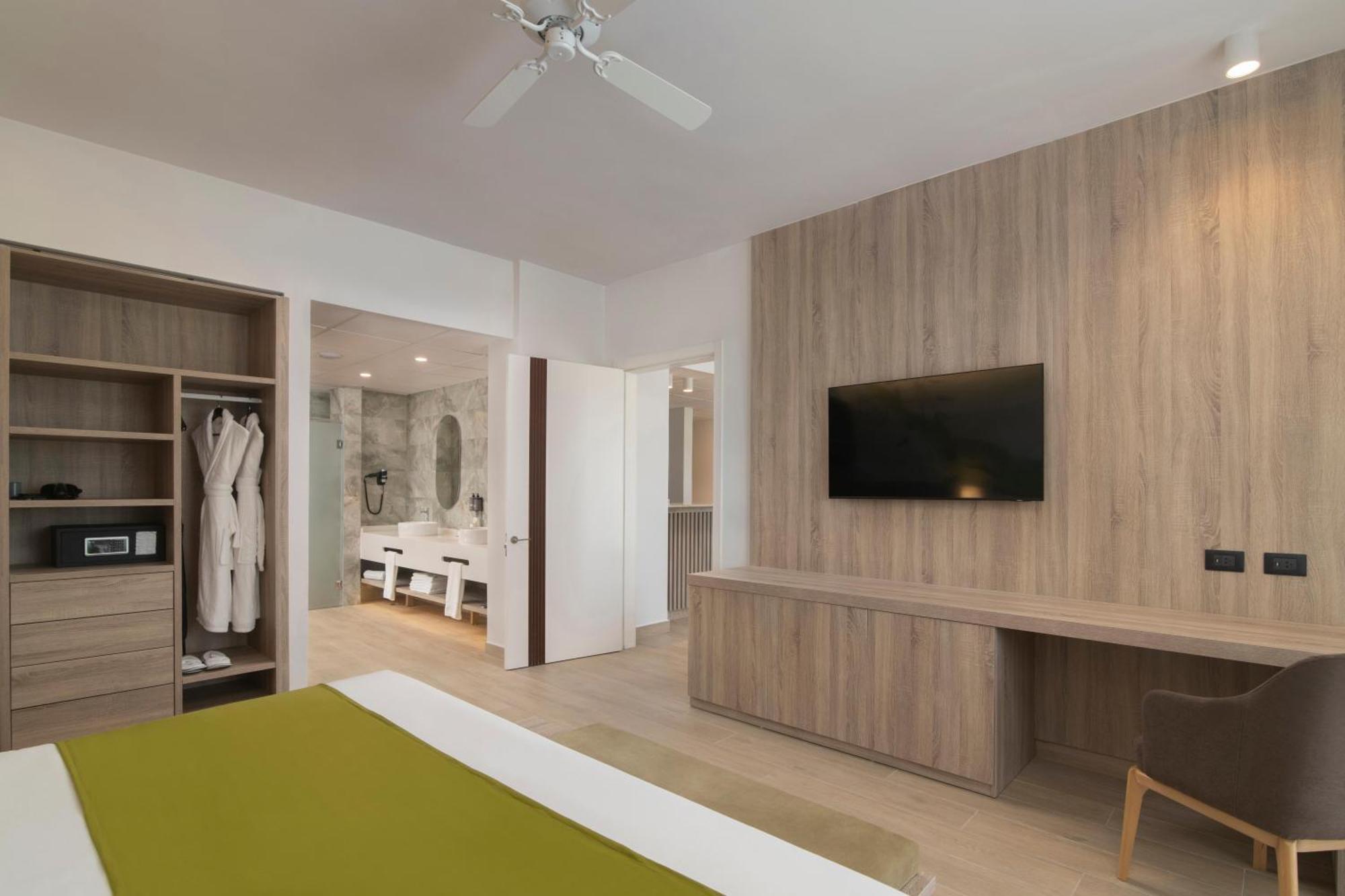 Serenade All Suites - Adults Only Resort Punta Cana Exterior photo